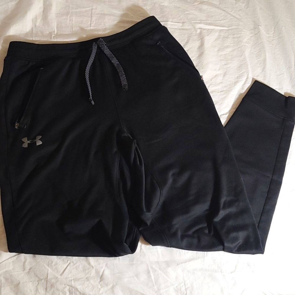 Under Armour Boys Black Joggers Size YXL